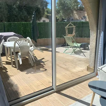 Rez De Jardin Calme A 200m De La Plage 아파트 *